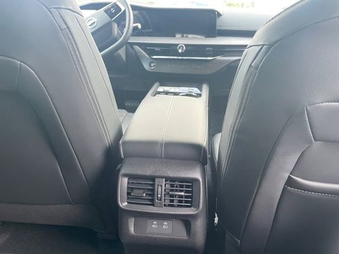 Certified 2025 Nissan Murano SV image 30