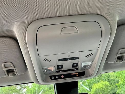 Used 2019 Chevrolet Equinox Premier AWD/4WD image 17