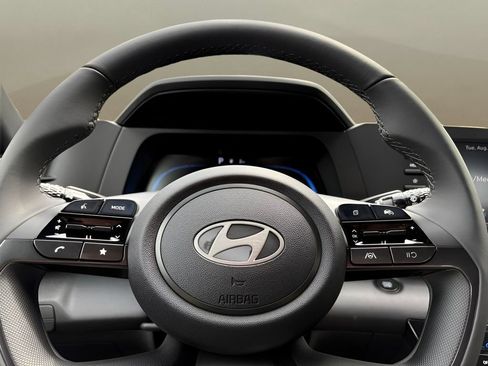 Used 2025 Hyundai Elantra Sport FWD image 12