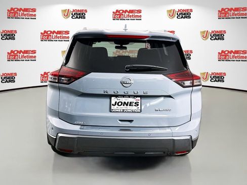 Certified 2025 Nissan Rogue SL image 16