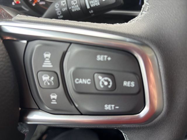 New 2026 Jeep Wrangler Unlimited Sahara w/ Safety Group AWD/4WD image 26