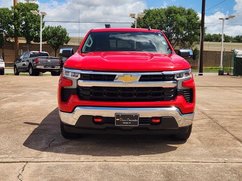 Used 2024 Chevrolet Silverado 1500 LT w/ Z71 Off-Road Package AWD/4WD image 3