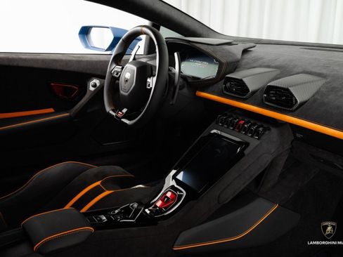 Used 2023 Lamborghini Huracan Tecnica image 45