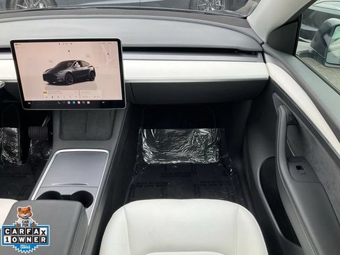 Used 2022 Tesla Model Y Long Range AWD/4WD image 57