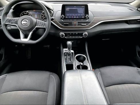 Used 2024 Nissan Altima 2.5 SV image 7