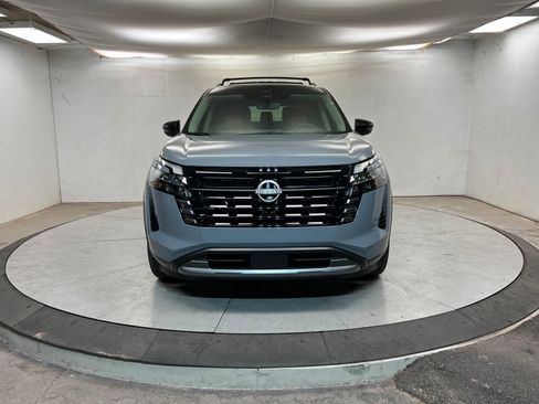 New 2026 Nissan Pathfinder Platinum image 8