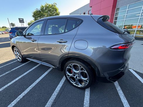 Certified 2024 Alfa Romeo Tonale Ti AWD/4WD image 5
