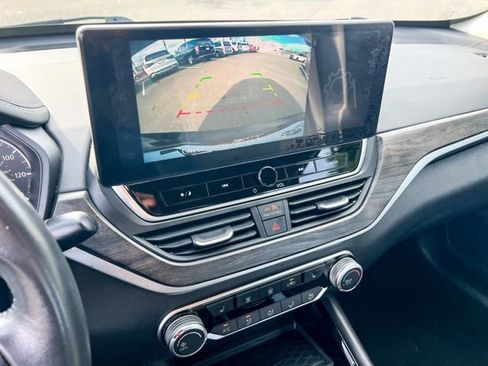 Used 2024 Nissan Altima 2.5 SV w/ SV Premium Package image 22