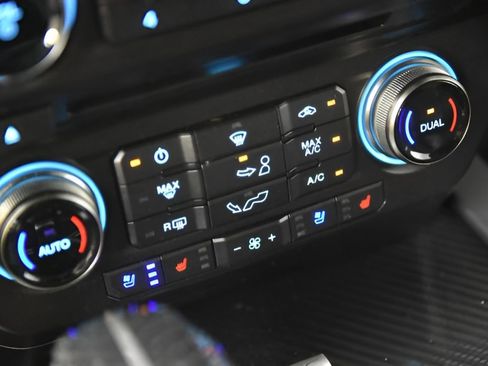 Used 2018 Ford F150 Raptor w/ Equipment Group 802A Luxury AWD/4WD image 29