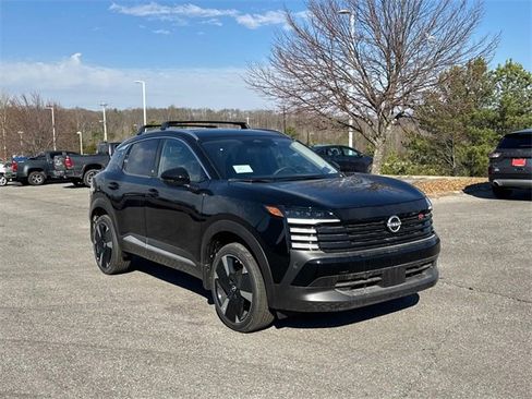 New 2026 Nissan Kicks SR image 2