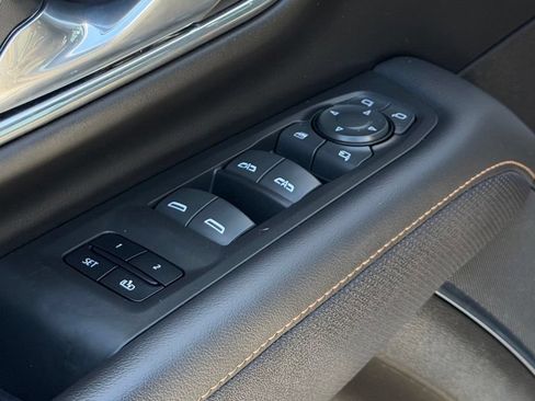 Used 2023 GMC Yukon AT4 w/ AT4 Premium Package AWD/4WD image 15