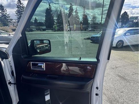 Used 2015 Lincoln Navigator 4WD image 41