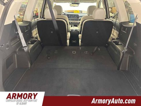 Used 2023 Kia Telluride EX w/ EX Captain's Chair Package image 33