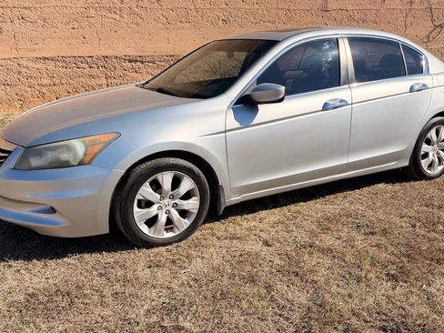 Used 2011 Honda Accord EX image 2