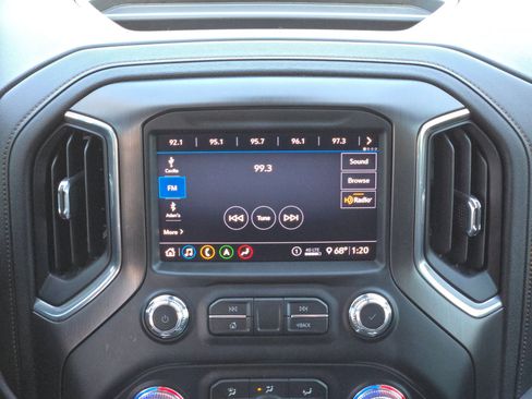 Certified 2020 GMC Sierra 1500 AT4 w/ AT4 Premium Package image 17