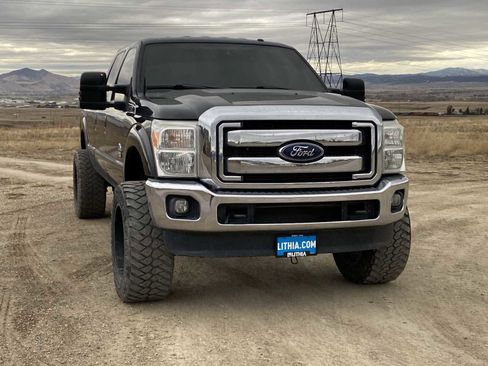 Used 2015 Ford F250 Lariat w/ Lariat Interior Package image 13