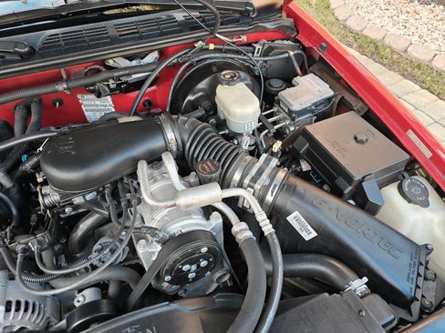 Used 2001 Chevrolet Blazer Xtreme w/ Preferred Equipment Group image 52