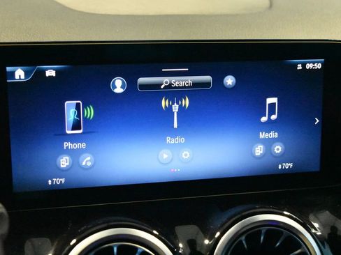 Certified 2025 Mercedes-Benz GLA 250 4MATIC image 11