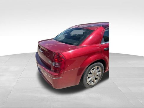Used 2010 Chrysler 300 Touring RWD image 9