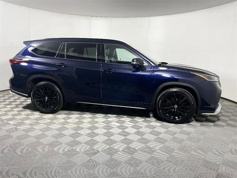 Used 2023 Toyota Highlander XSE image 7