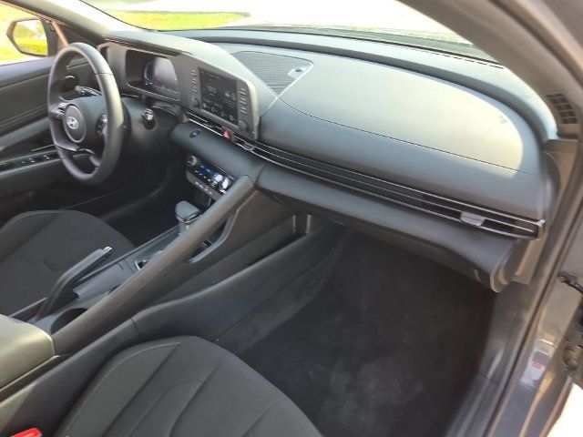 Used 2026 Hyundai Elantra Sport FWD image 25