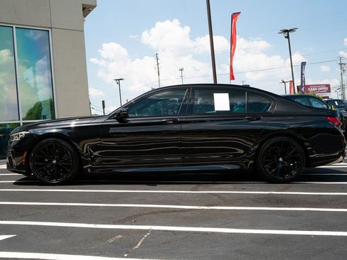Used 2021 BMW 740i w/ M Sport Package RWD image 20