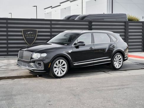 Used 2023 Bentley Bentayga Extended Wheelbase AWD/4WD image 6