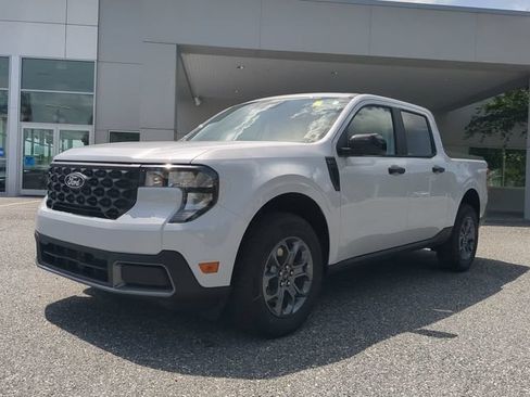 New 2026 Ford Maverick XLT w/ XLT Luxury Package FWD image 9