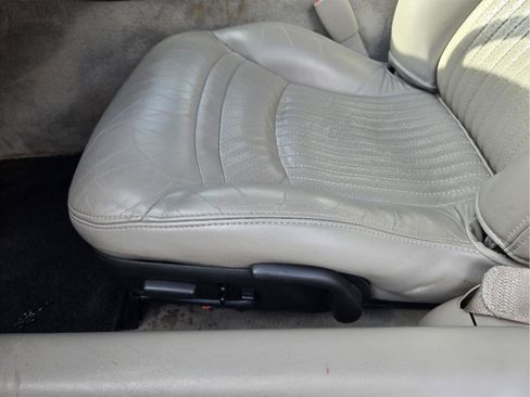 Used 2004 Chevrolet Corvette Coupe w/ Preferred Equipment Group RWD image 21