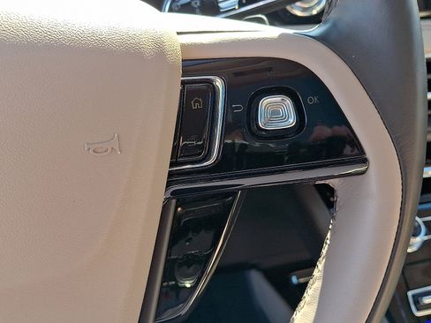 Used 2022 Lincoln Corsair AWD w/ Premium Package image 23