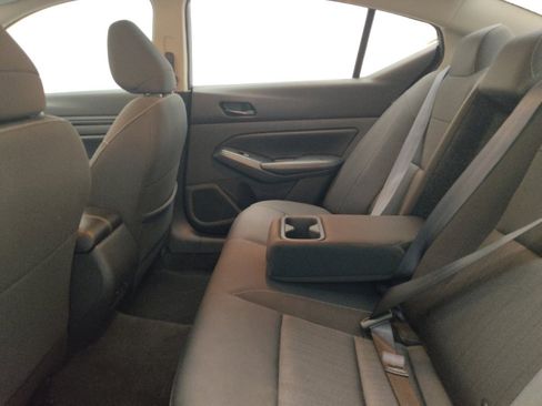 Used 2025 Nissan Altima 2.5 SV FWD image 18