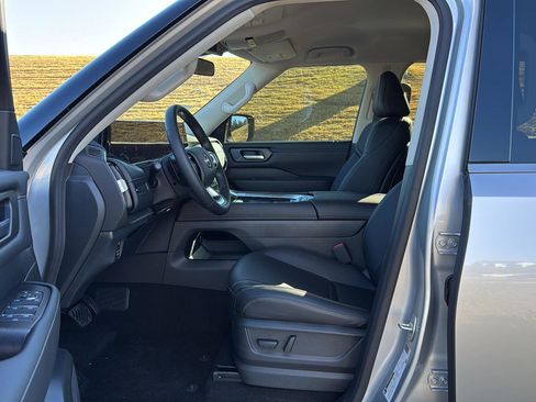 New 2026 Nissan Armada SV image 8