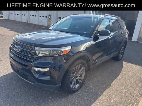 Used 2022 Ford Explorer XLT w/ XLT Sport Appearance Package AWD/4WD image 4