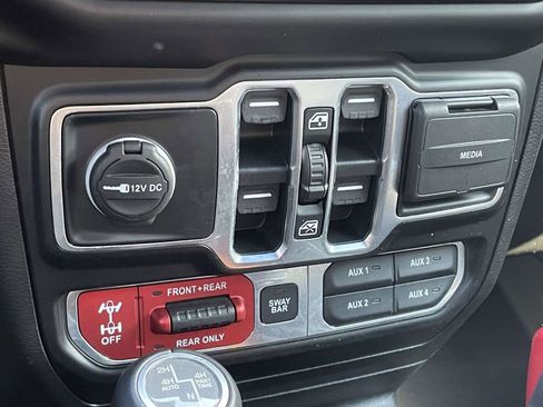 Certified 2022 Jeep Wrangler Unlimited Rubicon 4xe w/ Cold Weather Group image 38