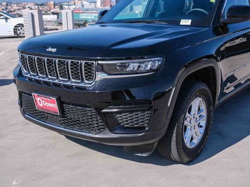 Used 2024 Jeep Grand Cherokee Laredo RWD image 11