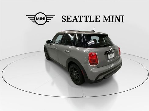Certified 2022 MINI Cooper 4-Door Hardtop image 8