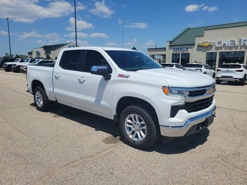 Used 2025 Chevrolet Silverado 1500 LT AWD/4WD image 20