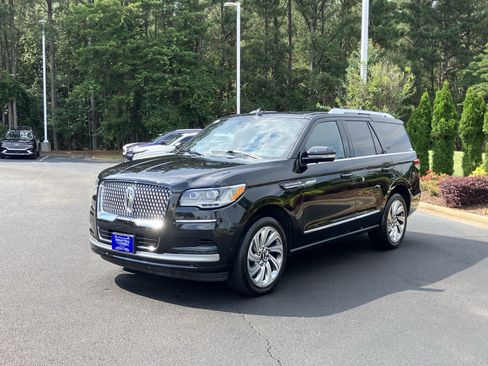 Used 2024 Lincoln Navigator Reserve AWD/4WD image 6