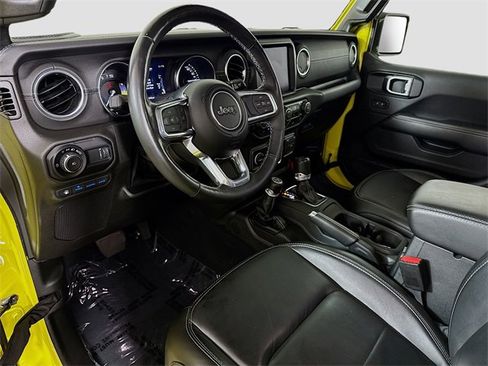 Used 2023 Jeep Wrangler Unlimited Sahara w/ Cold Weather Group image 18