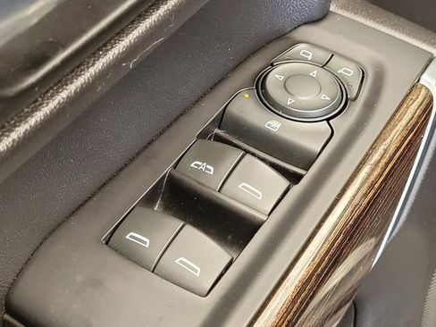 Used 2020 GMC Sierra 1500 SLE w/ SLE Value Package image 16