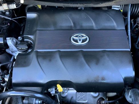 Used 2016 Toyota Sienna LE image 31