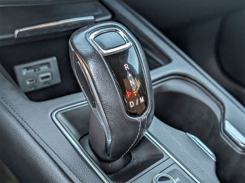 Used 2019 Cadillac XT4 Premium Luxury image 28