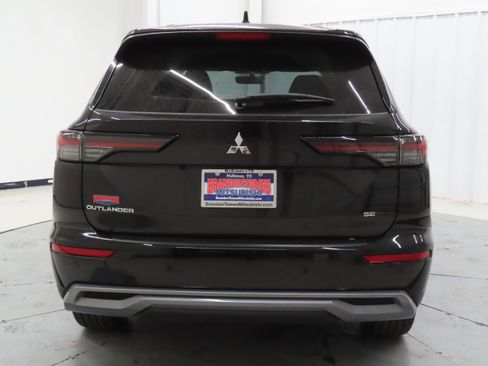 New 2026 Mitsubishi Outlander SE FWD image 4