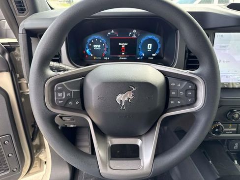 New 2025 Ford Bronco 4-Door image 9