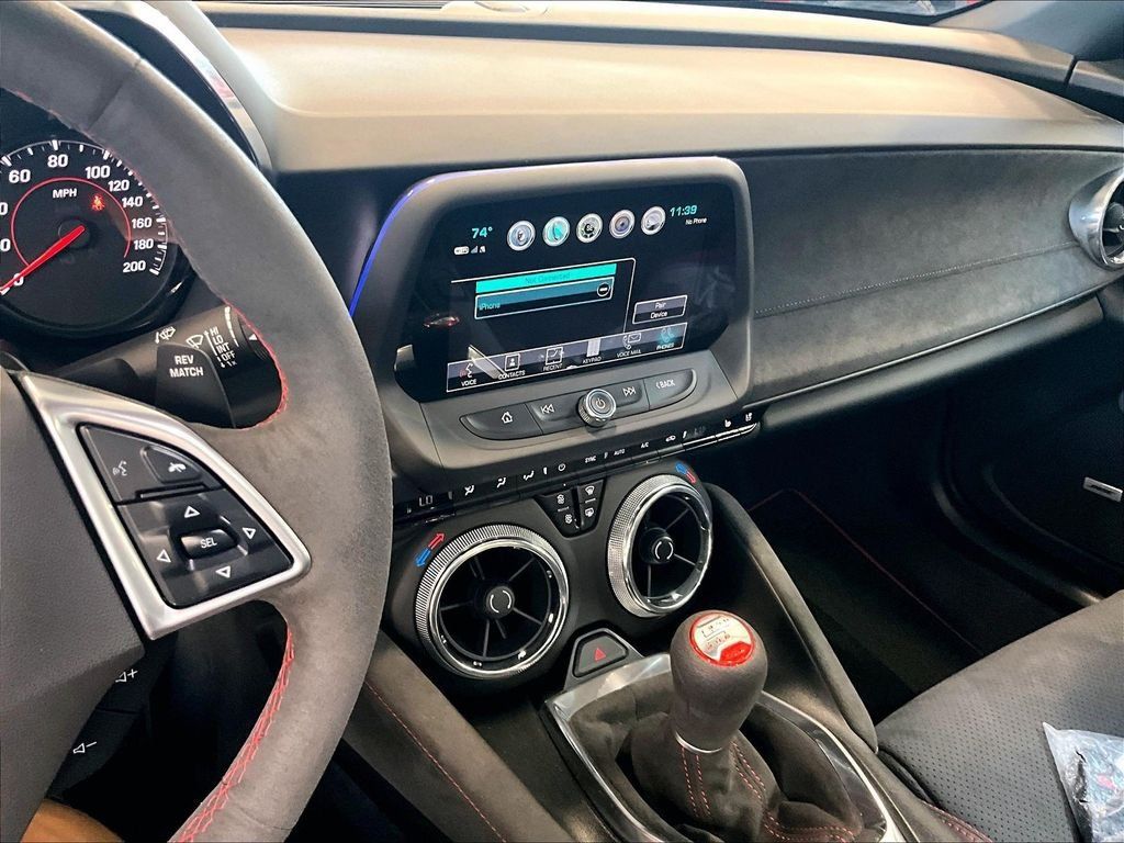 Used 2018 Chevrolet Camaro ZL1 RWD image 21