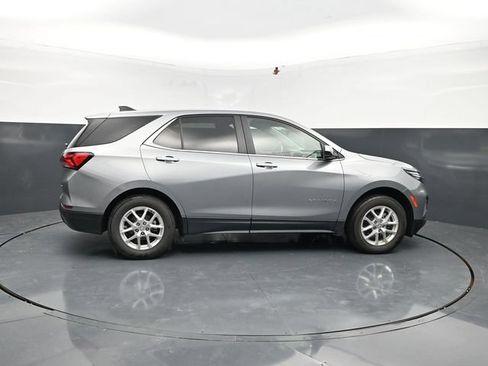 Used 2024 Chevrolet Equinox LT AWD/4WD image 11