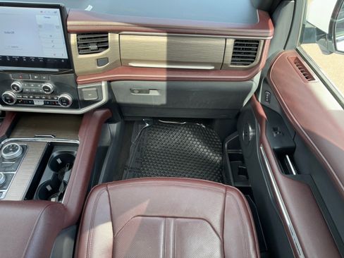 Used 2023 Ford Expedition Max Limited image 15