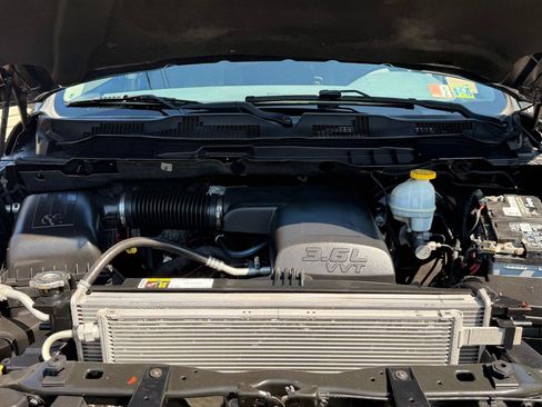 Used 2019 RAM 1500 Express AWD/4WD image 17
