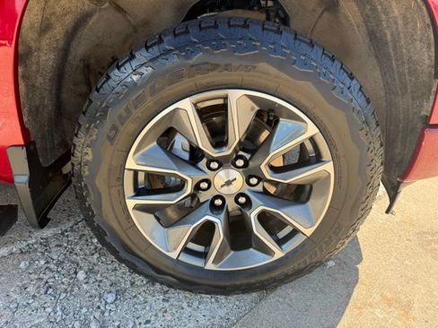 Used 2025 Chevrolet Silverado 1500 RST AWD/4WD image 12