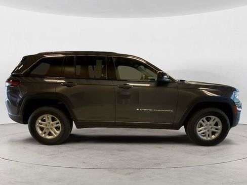 New 2025 Jeep Grand Cherokee Laredo image 7